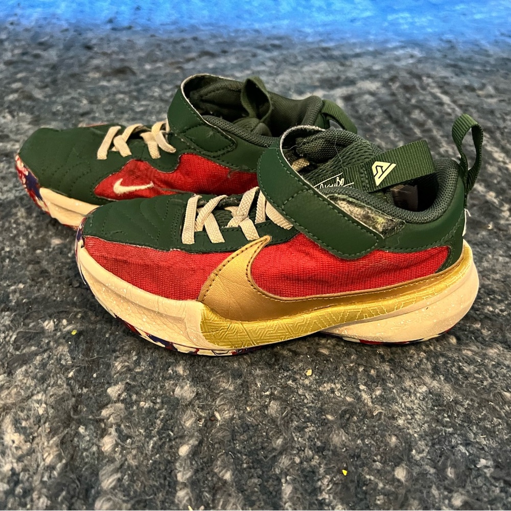 Nike Giannis Freak 5 Sneakers - Little Boy Size 11 - Red, Green and Gold